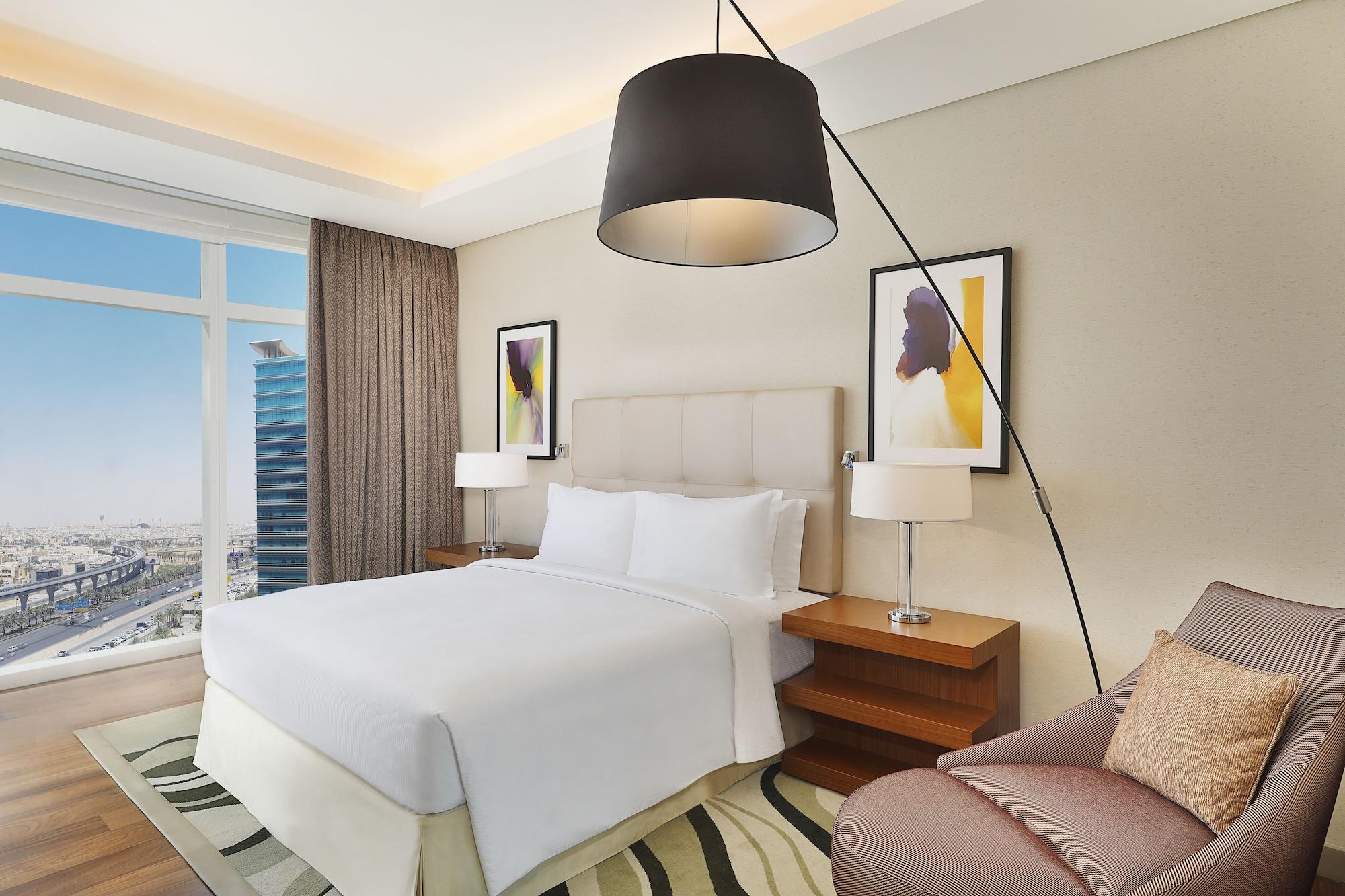 Hilton & Residences Hotel 5*