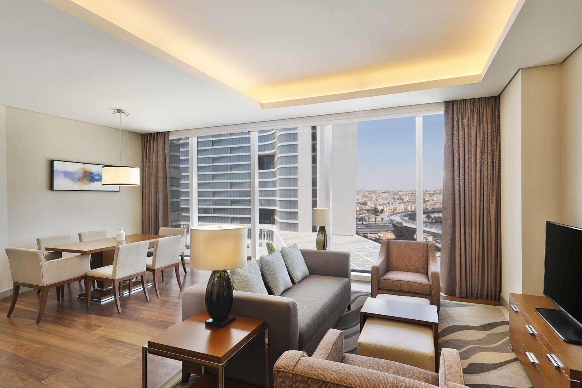 Hilton & Residences 5* Riyadh